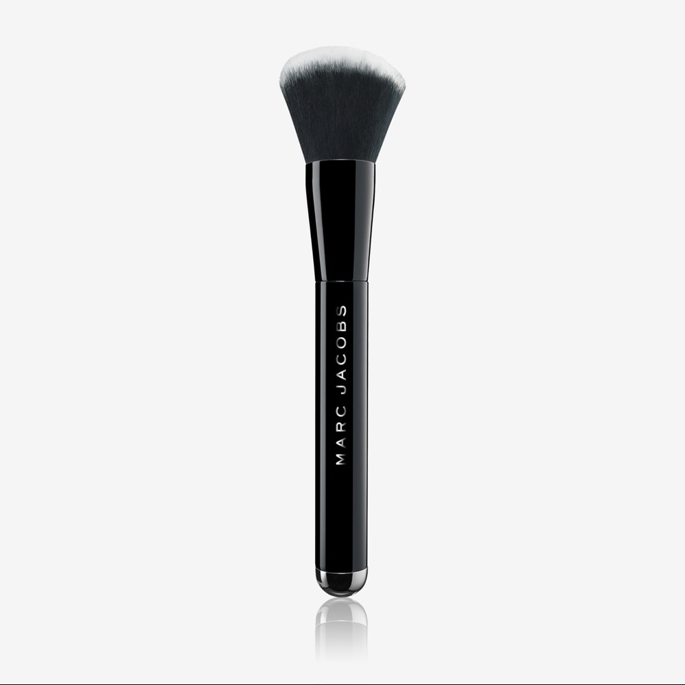 NIB Marc Jacobs Beauty Makeup brush The face brush